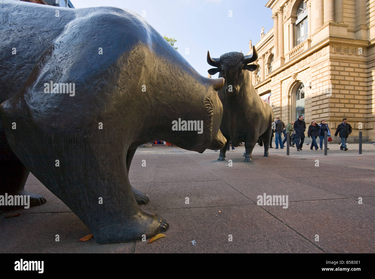 Skulptur von Bulle und Bär an der Frankfurter Wertpapierbörse Stockfoto