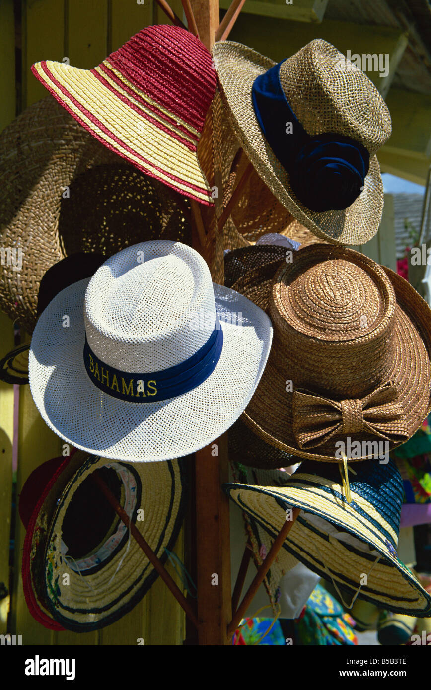 Hüte für Verkauf, Port Lucaya, Grand Bahama, Bahamas, Karibik, Mittelamerika Stockfoto