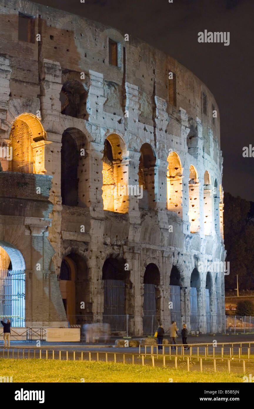 Italien ältere Amphitheater Kolosseum in Rom Stockfoto