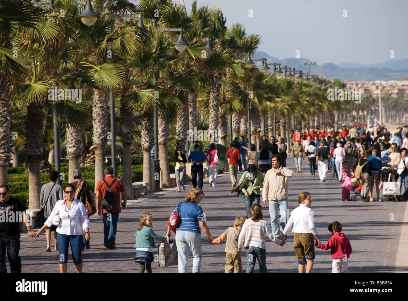 Voll vorne Strandpromenade in Playa Malvarrosa in der Stadt von Valencia Spanien Stockfoto