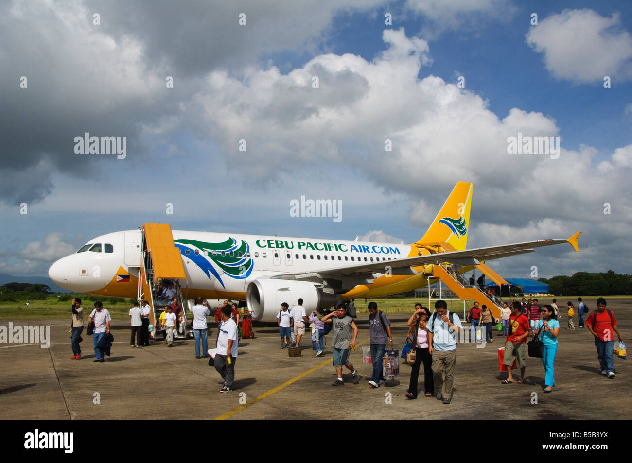 Flugzeug von Cebu Pacific, eine Low cost Airline, Flughafen Puerto Princesa, Palawan, Philippinen, Südostasien Stockfoto