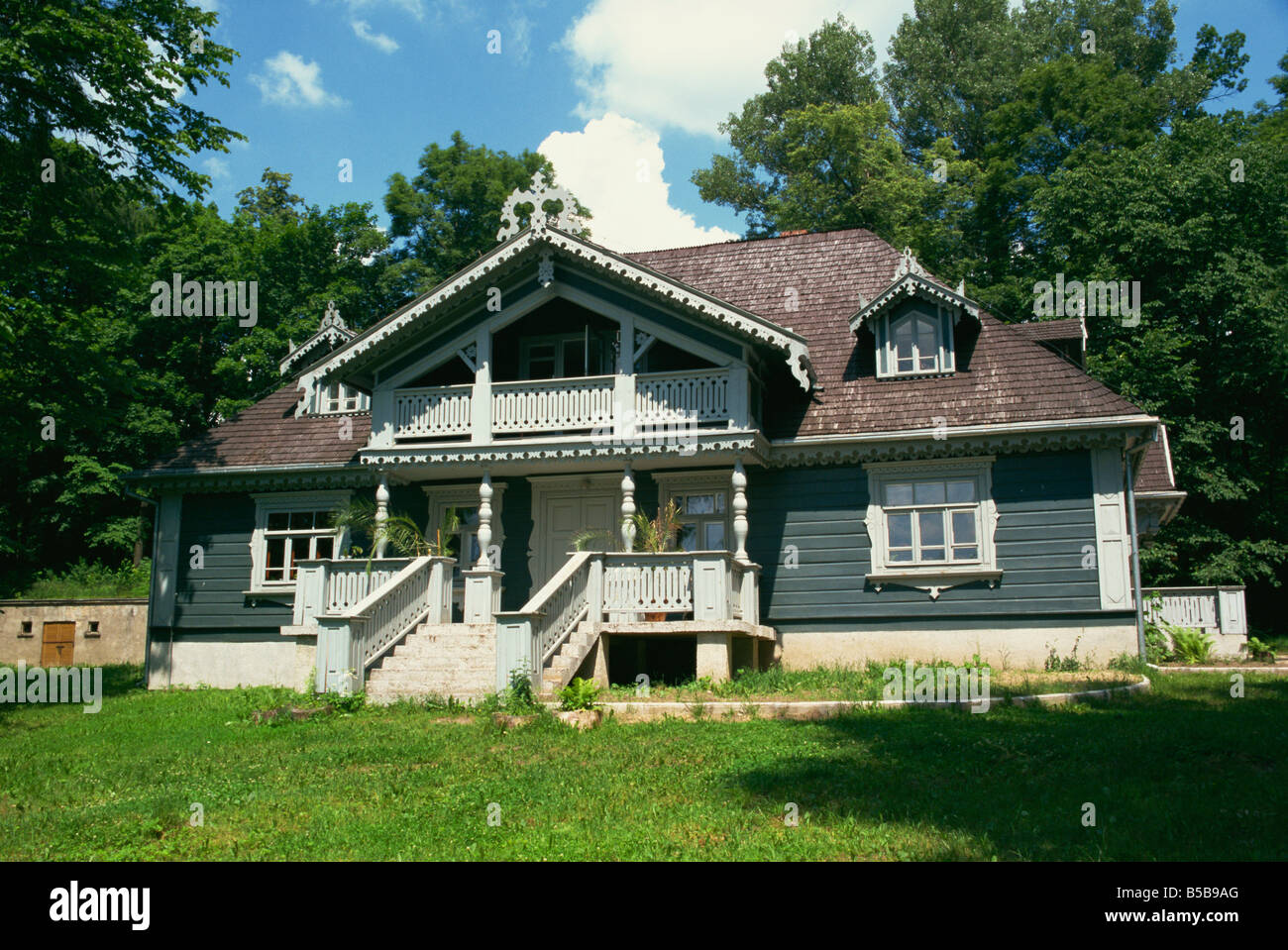 Elegante Holz Haus in ländlicher Lage Biatowieza Podlasie Polen Europa Stockfoto