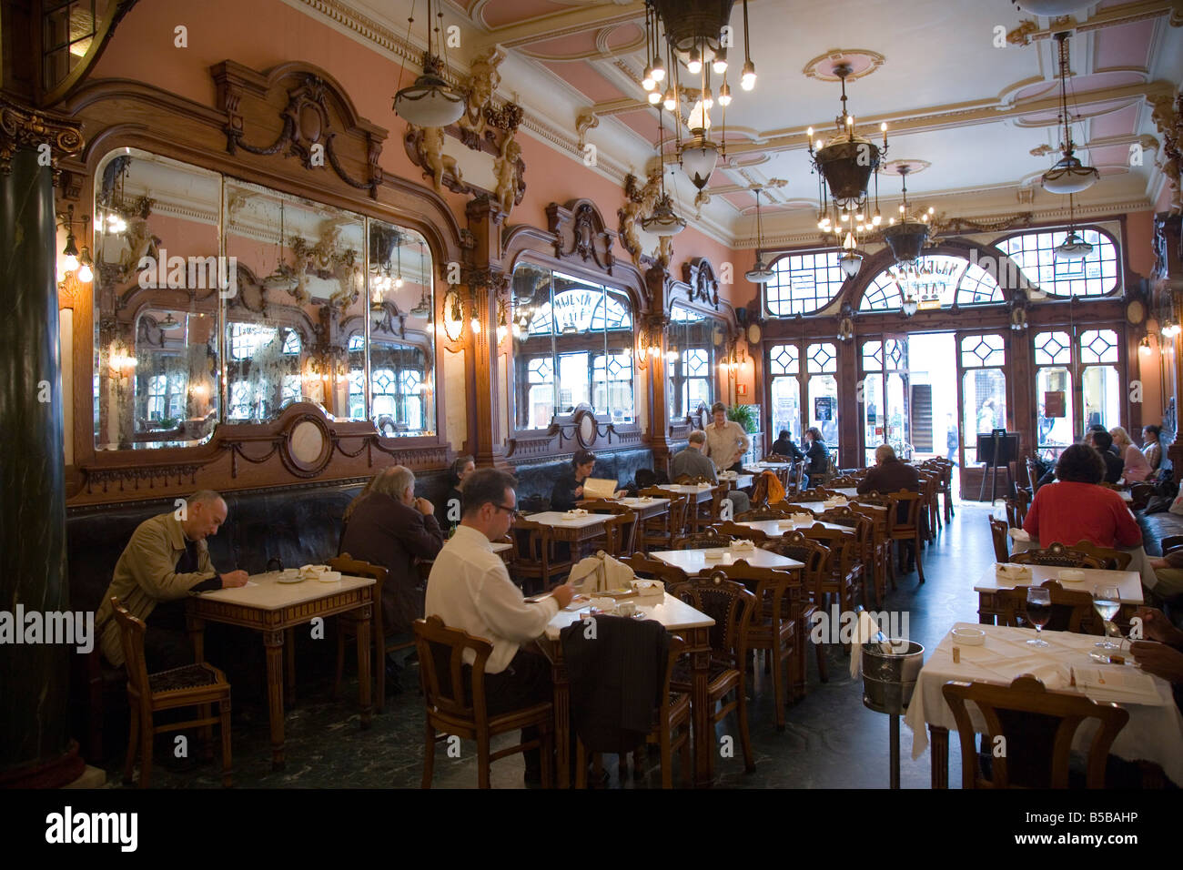 Inneren Benchwork Von Der Belle Epoque Jugendstil Cafe