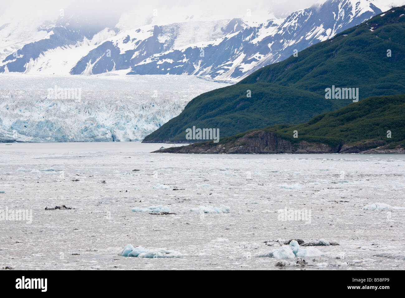 Hubbard Gletscher fließt in Ernüchterung Bay und Yakutat Bay in Alaska Stockfoto