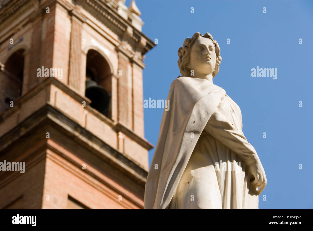 Statue vor Hurch der Iglesia de San Vicente Ferrer am Plaza San Vicente Ferrer im historischen Zentrum von Valencia, Spanien Stockfoto