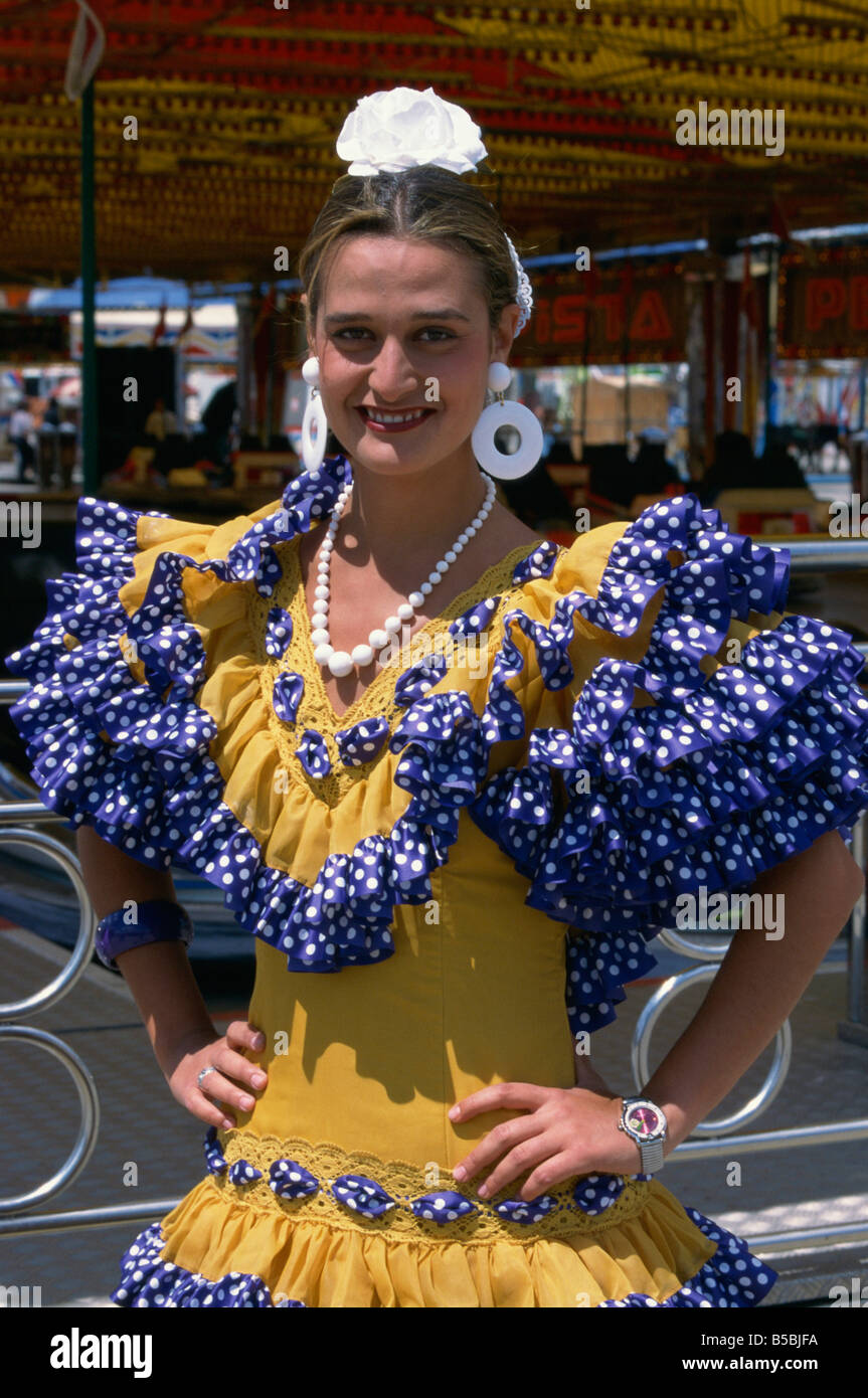 Frau in Flamenco-Kleid April Messe Sevilla Andalusien Spanien Europa Stockfoto