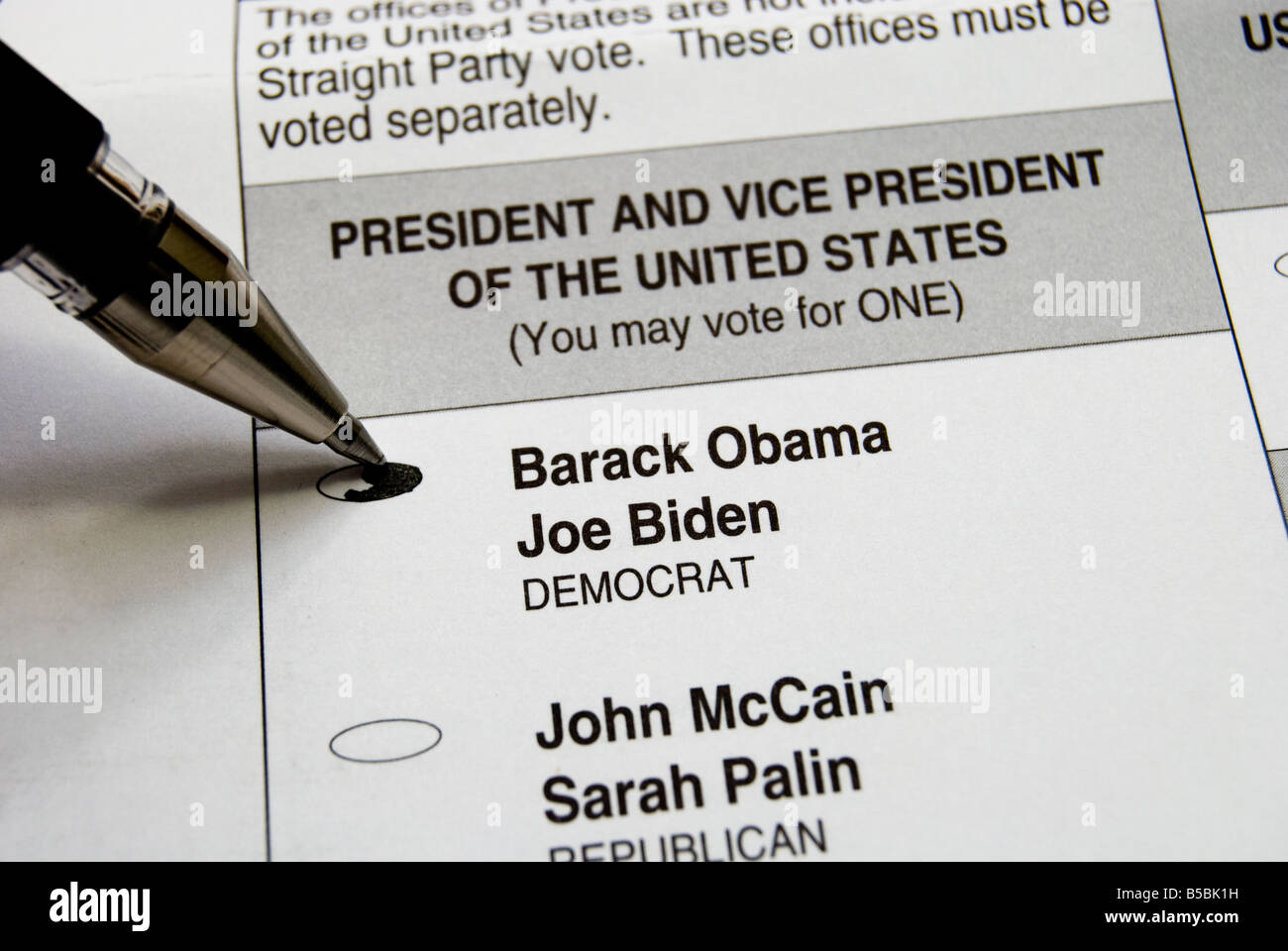 Eine Auswahl von Barack Obama auf eine Stimmabgabe Stimmzettel für den amerikanischen Präsidentschaftswahlen 2008 Stift Stockfoto
