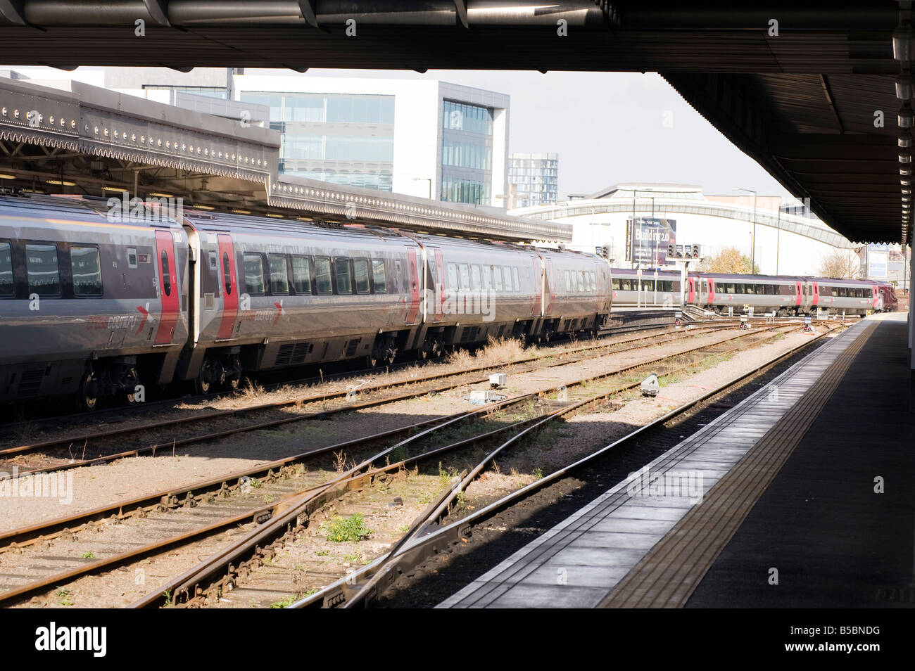 Leere Plattform in Midland Bahnhof Sheffield, South Yorkshire, England, Großbritannien, UK, GB Stockfoto