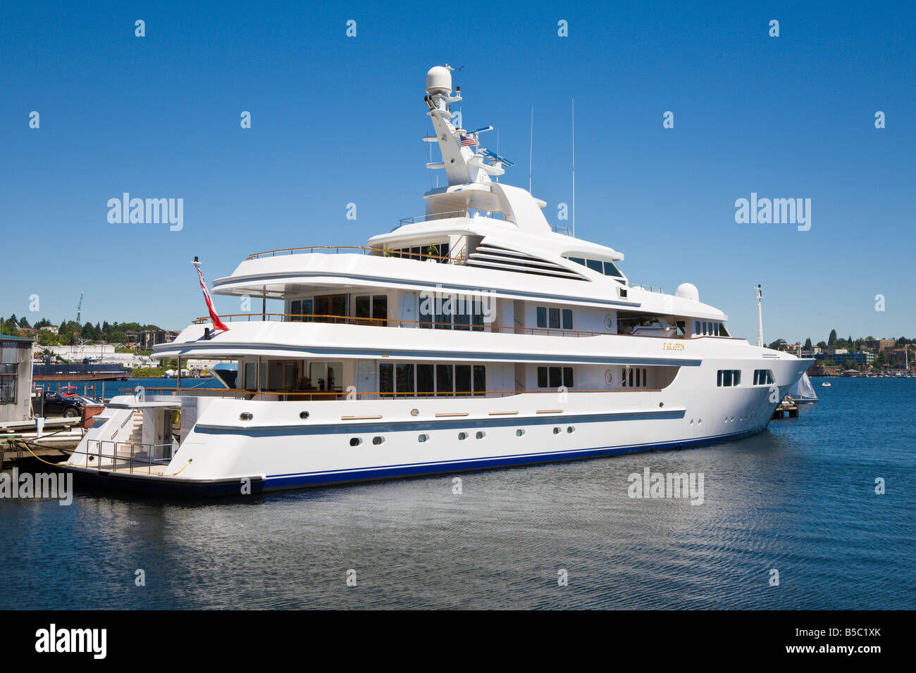 Private Luxus-Charteryacht angedockt Paraffin auf der Westseite des Lake Union in Seattle Washington Stockfoto