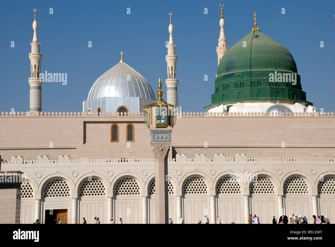 Die grüne Kuppel, unter der der Prophet Muhammed begraben neben der