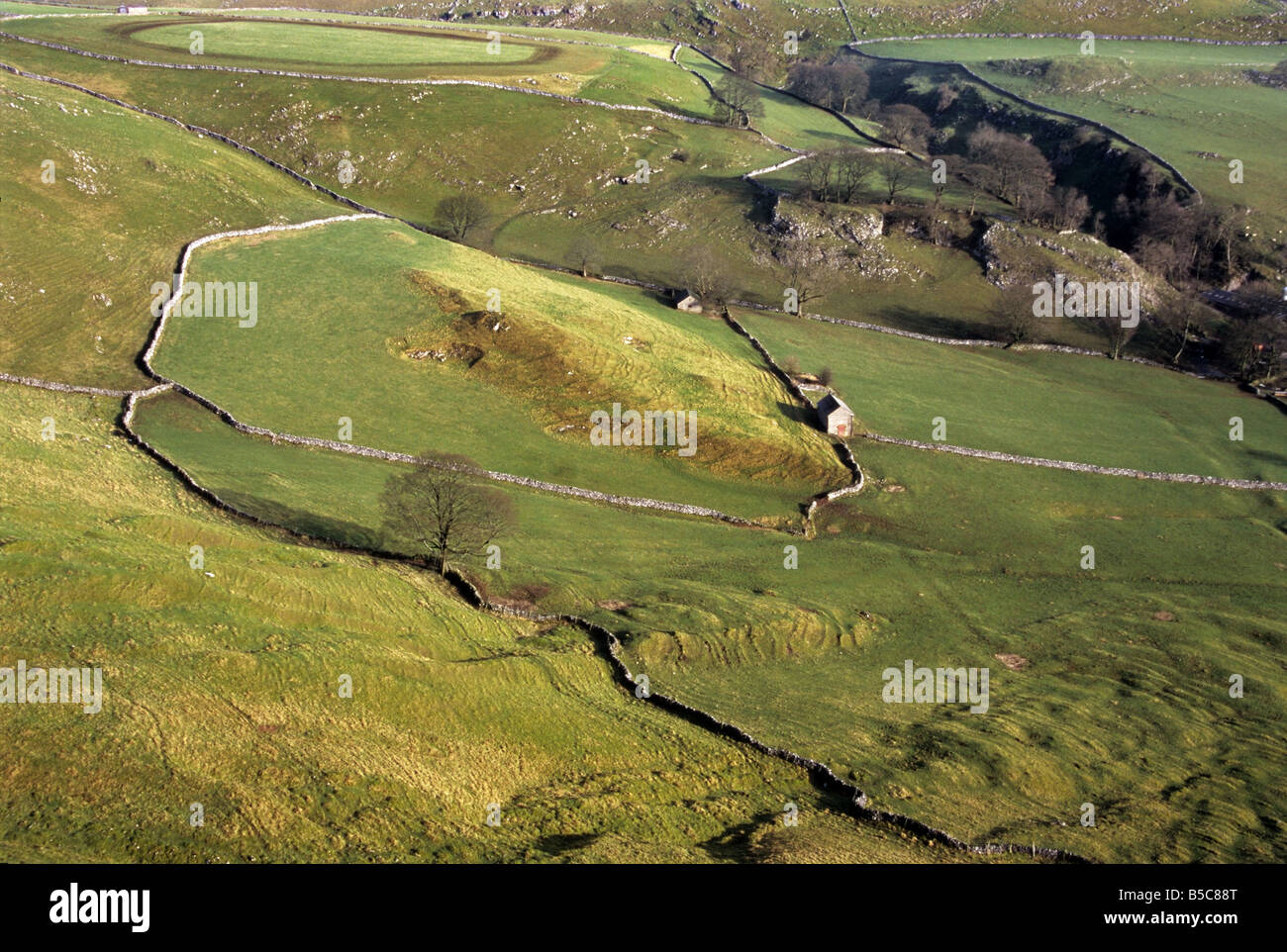 Ansicht der Dübel Dale aus Chrom Hill, in der Nähe von Buxton, Peak District National Park, England Stockfoto