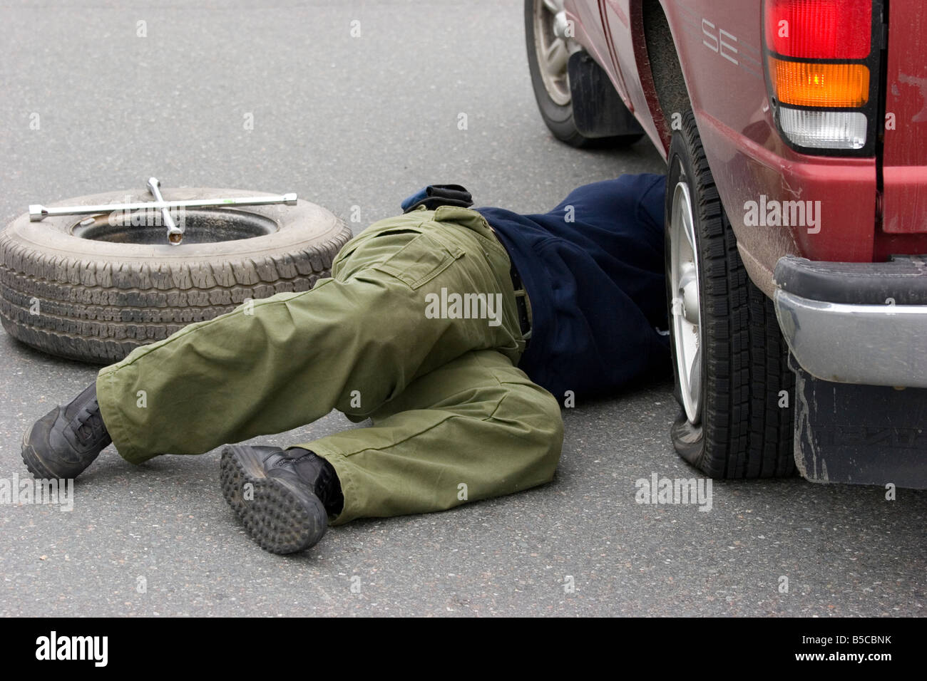 Einen Platten Reifen Wechseln Stockfotos und bilder Kaufen Alamy