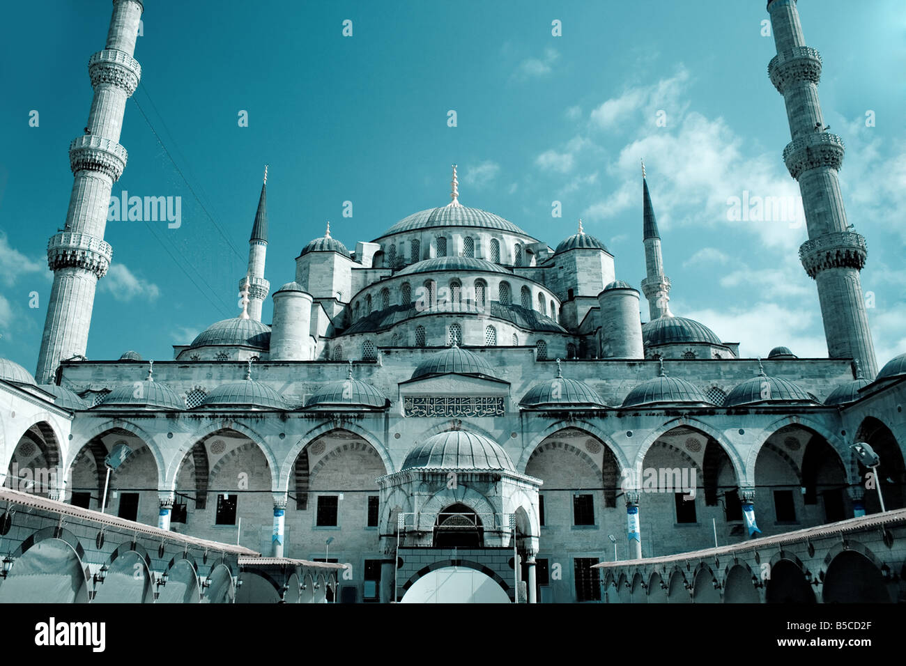 Fantastische Aussicht auf die blaue Moschee (Sultan Ahmet) in Istanbul Türkei Stockfoto