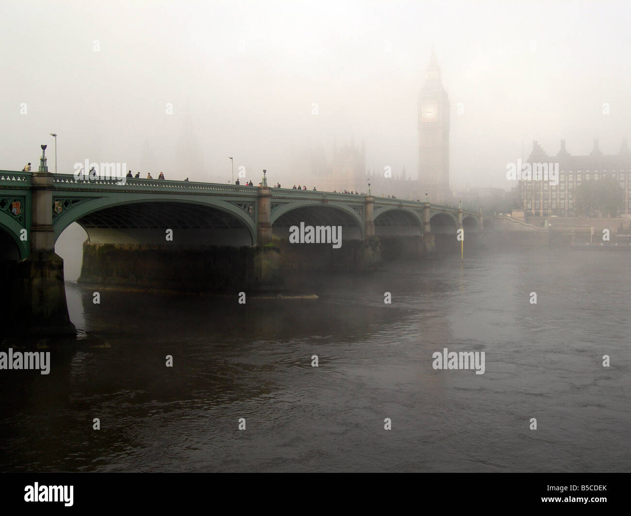 Nebel über Big Ben London UK Stockfoto