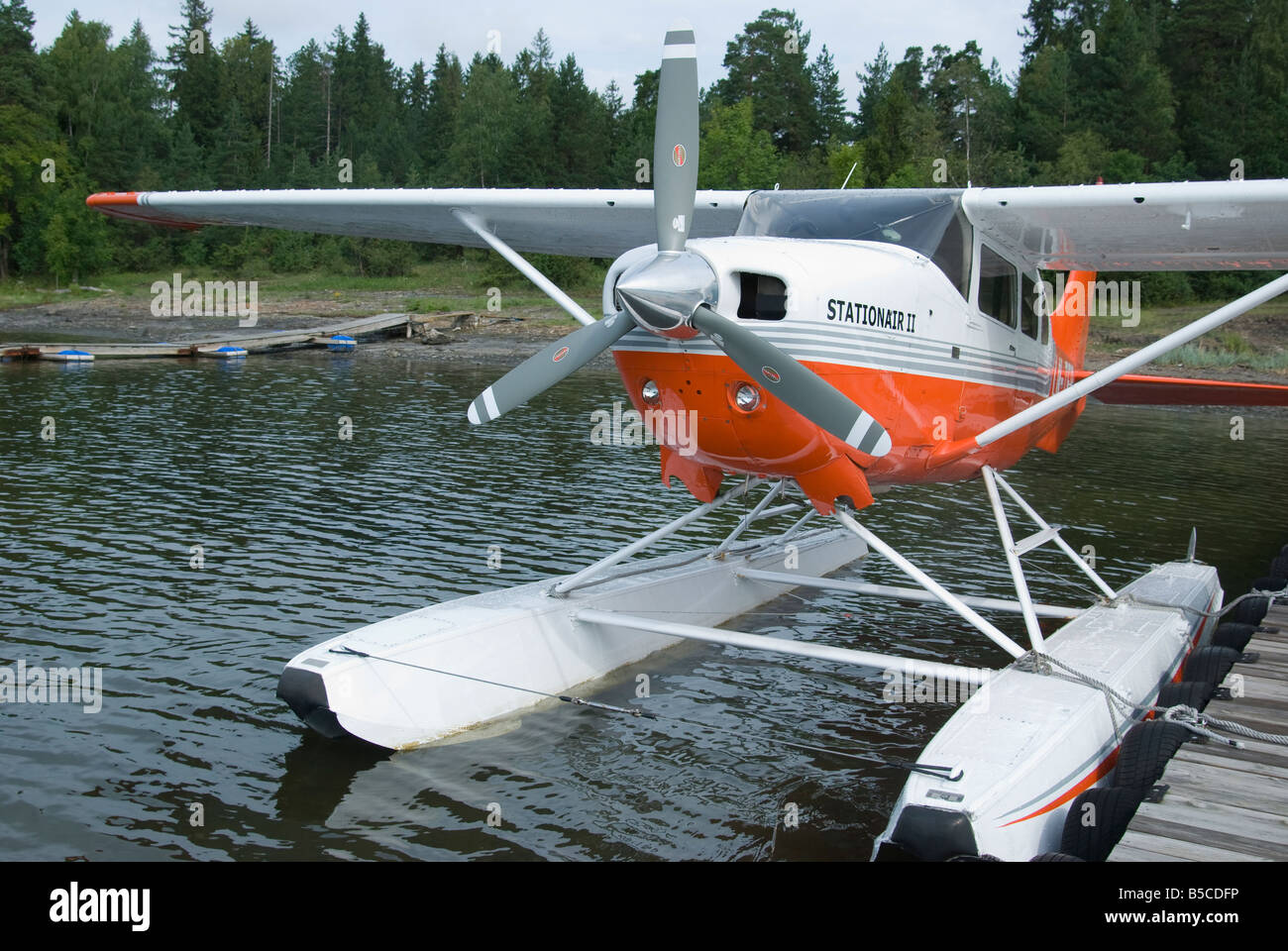 Cessna 206 flugzeuge -Fotos und -Bildmaterial in hoher Auflösung – Alamy