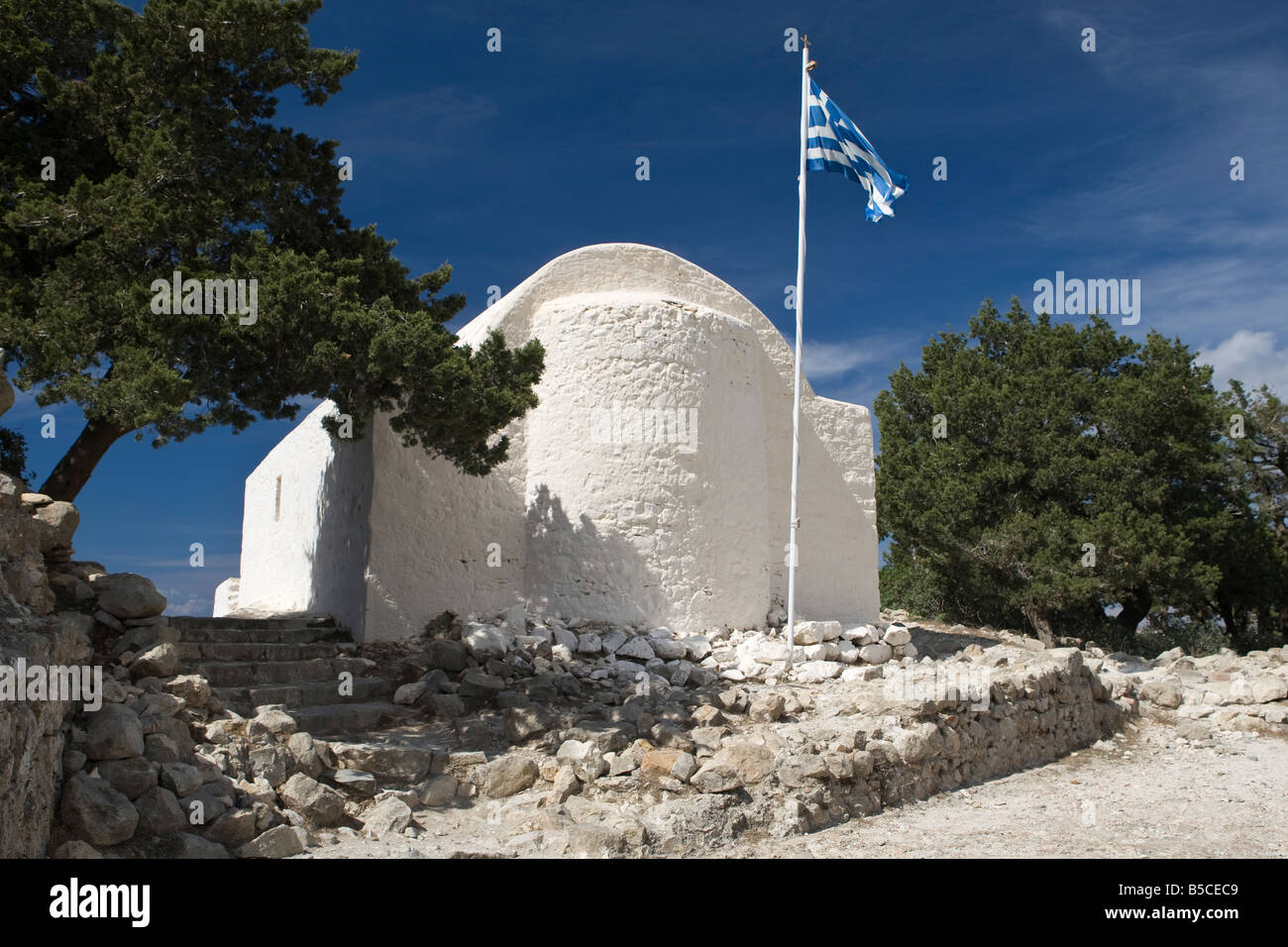 Kirche von Ayios Panteleimonas auf der Burg von Monolithos, Westküste der Insel Rhodos, Griechenland Stockfoto