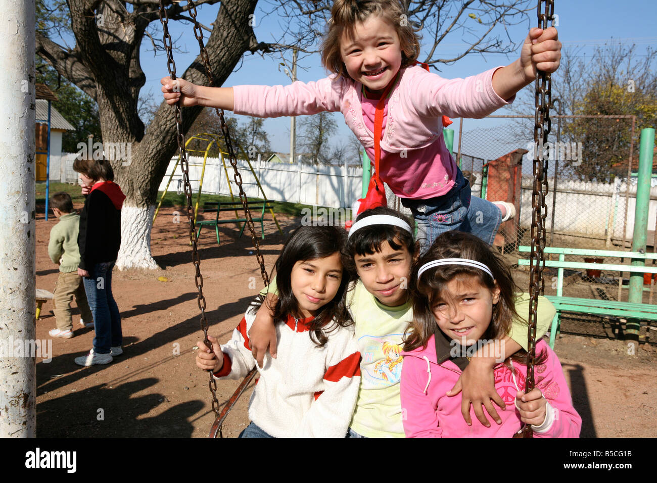 Kinder im Waisenhaus von Bogdanesti, Rumänien, Oktober 2008 Stockfoto