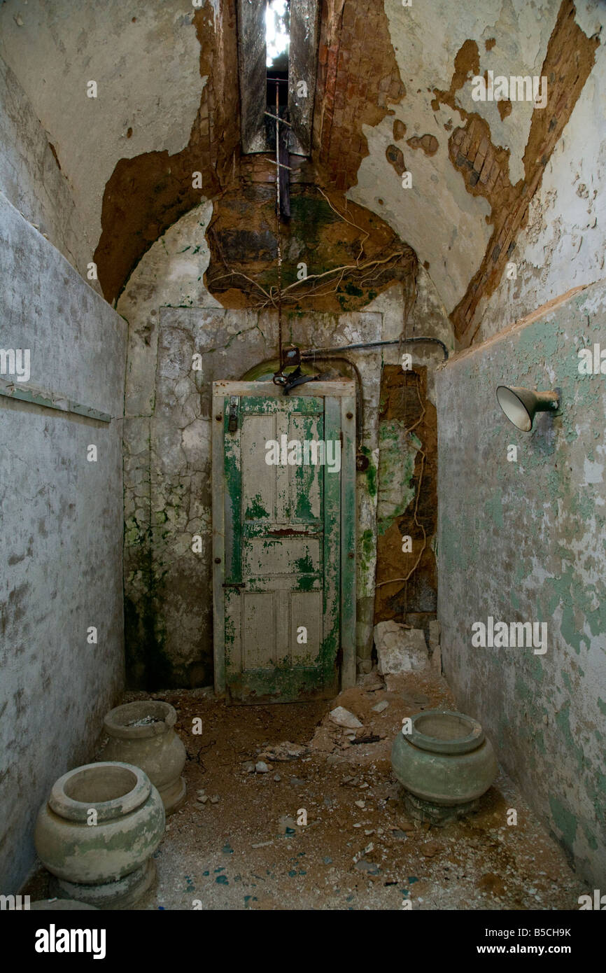 Zelle in der Eastern State Penitentiary. Stockfoto