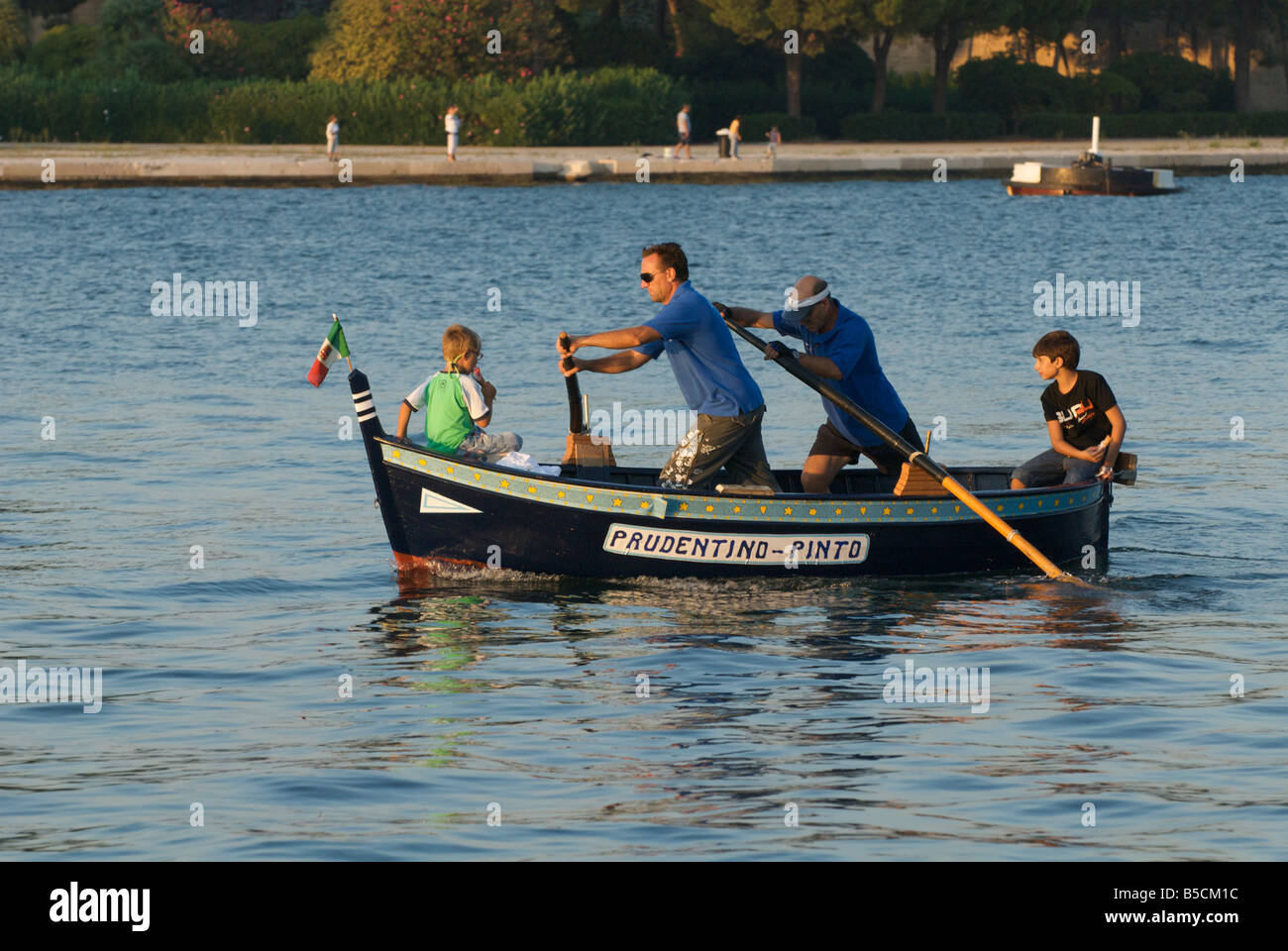 charakteristische Boot im Hafen von Brindisi Stockfoto