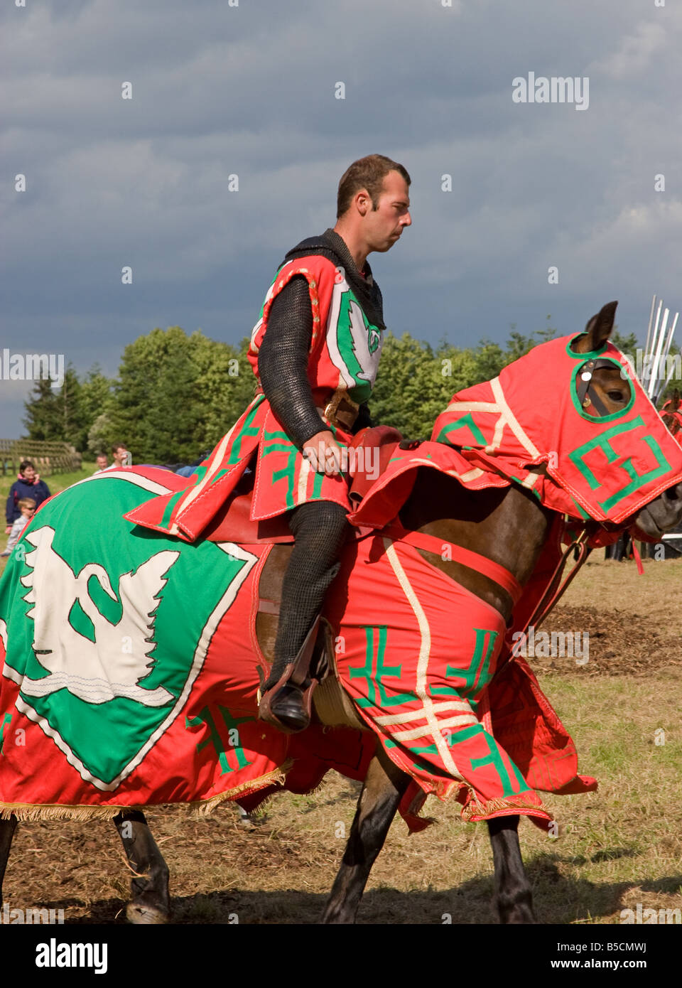Ritter auf Pferd bei einem Turnier Stockfoto