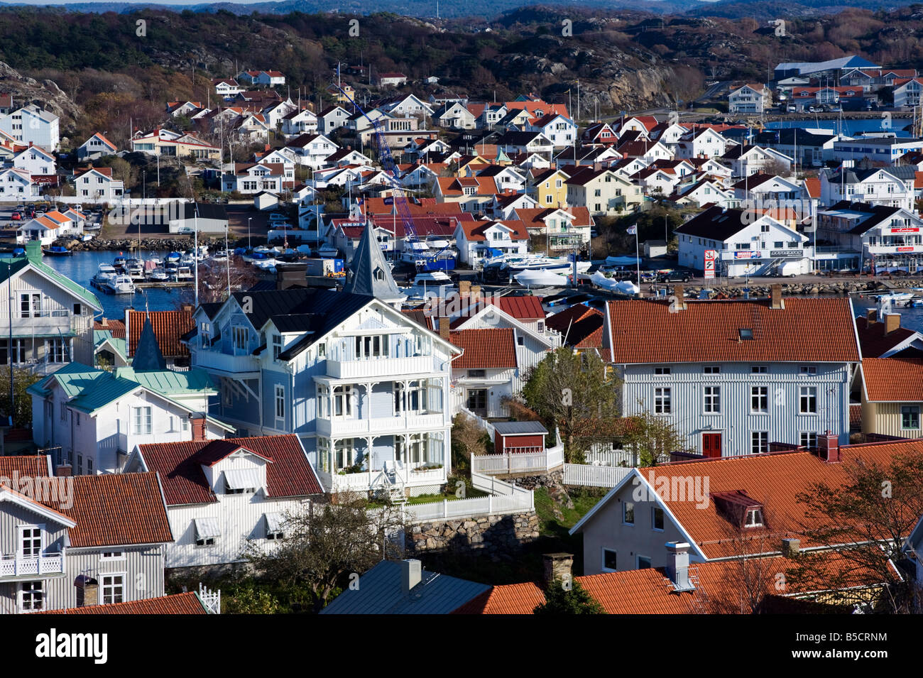 Bunt bemalte Holzhäuser in Marstrand an Schwedens Bohuslan Küste 2008 Stockfoto