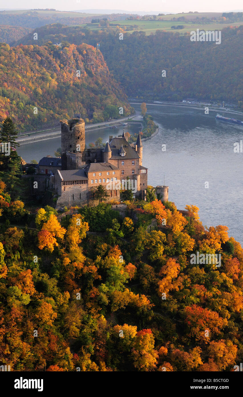 Rhein Tal Burg Katz im Herbst, Deutschland Stockfoto