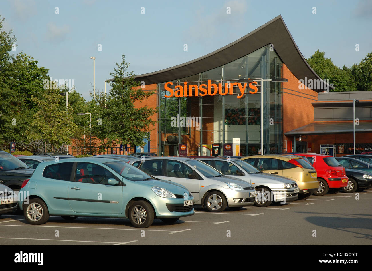 Sainsburys Parkplatz, Oadby, Leicester, England, UK Stockfoto