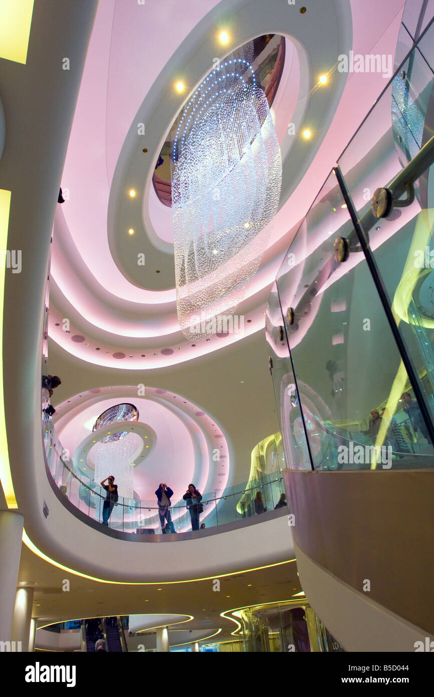 Innere des Westfield shopping Komplex West London Stockfoto