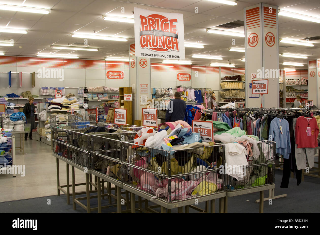QD-Stores Discounter Aylesbury Böcke Stockfoto