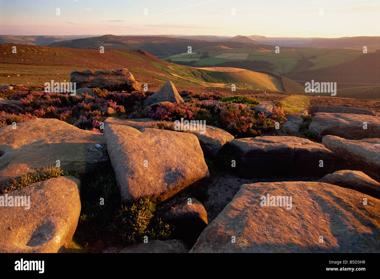 Whinstone Lee Tor und Derwent Mauren Derwent Rand Peak District National Park Derbyshire England England Europa Stockfoto