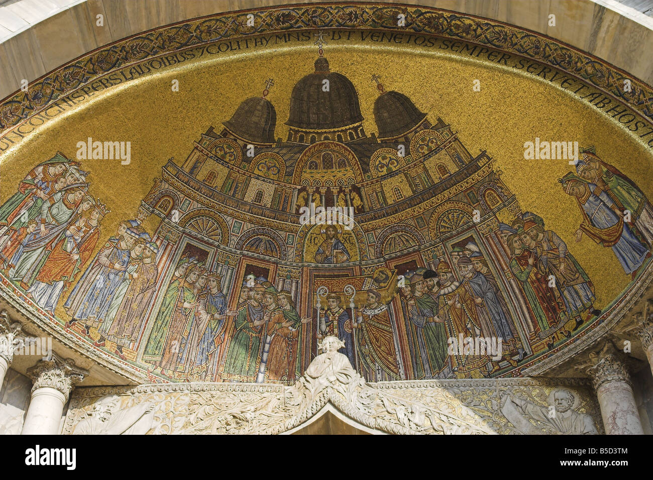 Basilika San Marco Eingang Mosaik Stockfoto