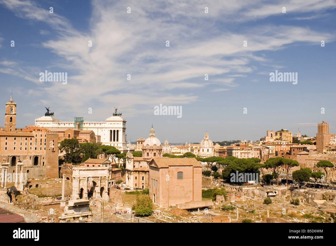 Italien ältere römische Forum am blauen Himmel Stockfoto