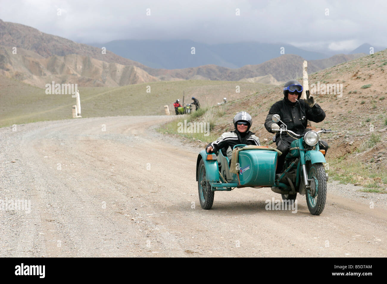 Touristen auf dem Motorrad mit Beiwagen, Kirgisien, Zentralasien Stockfoto
