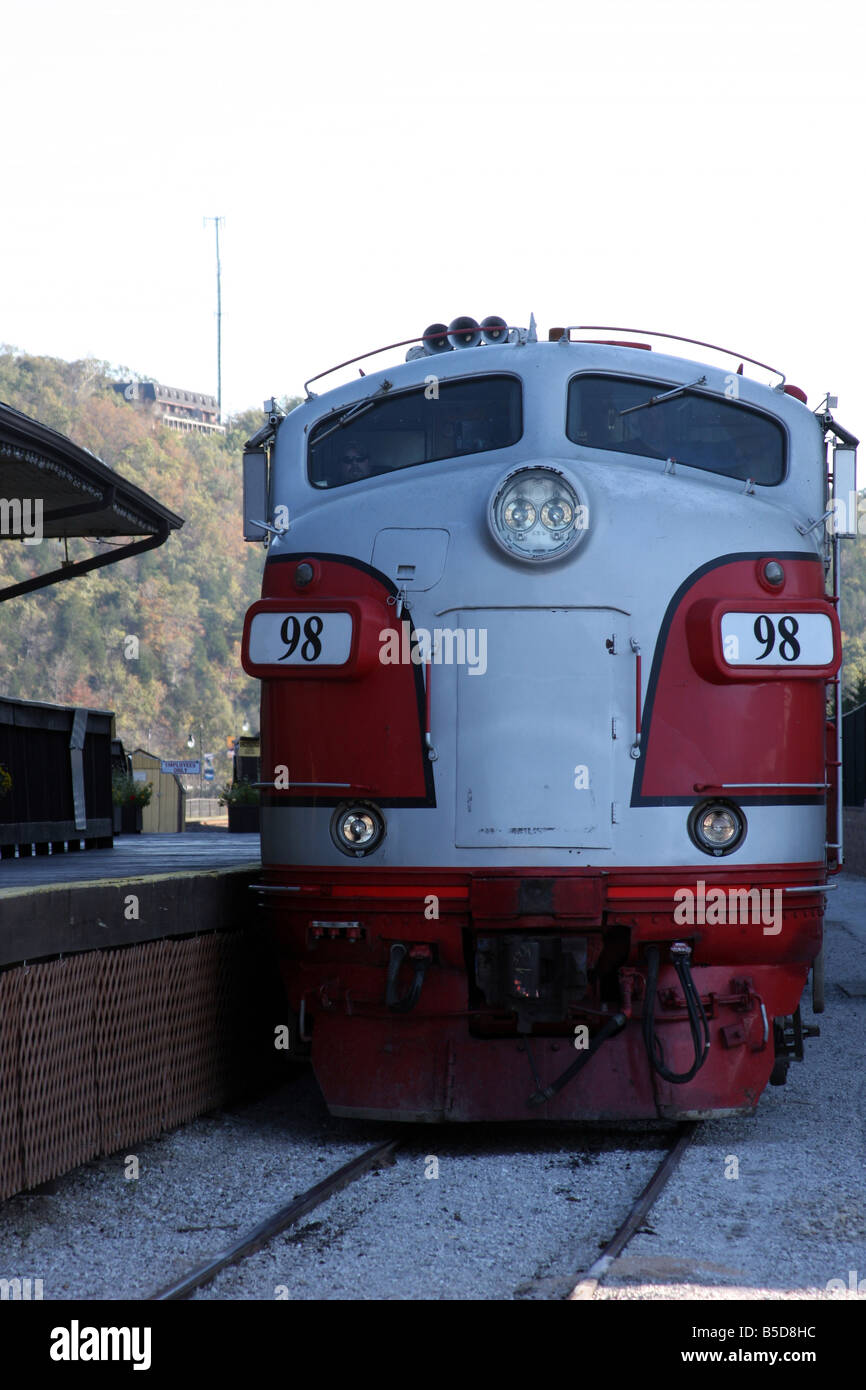 Der Eisenbahn-Motor am Bahnhof an der Branson Scenic Railway Branson Missouri Stockfoto