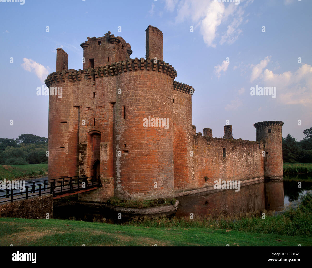 Caerlaverock Castle aus dem 13. Jahrhundert, in der Nähe von Dumfries, Dumfries and Galloway, Schottland, Europa Stockfoto