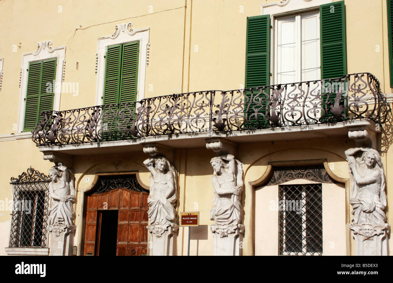 Palazzo balleani Fotos und Bildmaterial in hoher Auflösung Alamy