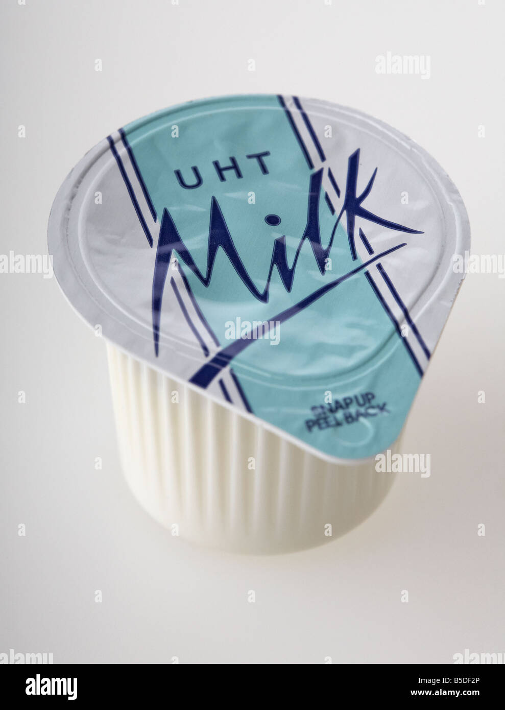 kleine einzelne Portion Kunststoff Karton von UHT-Milch Stockfoto