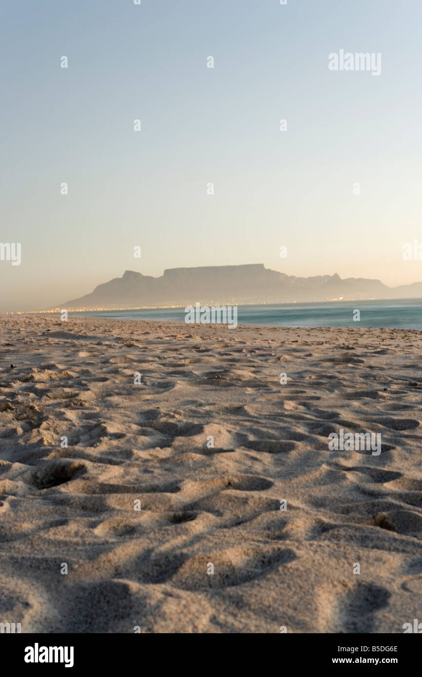 Tafelberg von Bloubergstrand, Kapstadt, Westkap, Südafrika Stockfoto