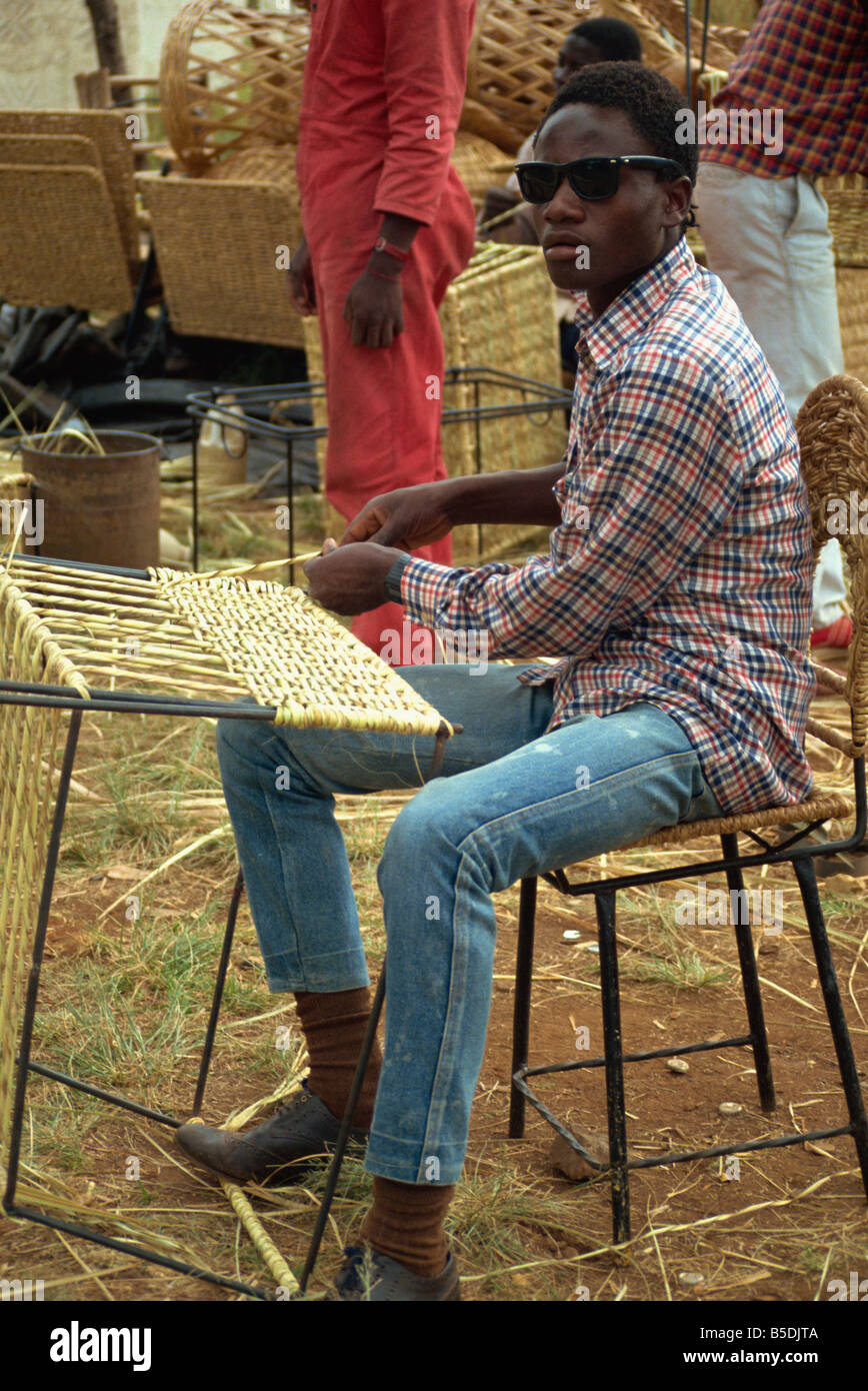 Möbel-Hersteller vertraut am Straßenrand Anblick Harare Simbabwe Afrika Stockfoto