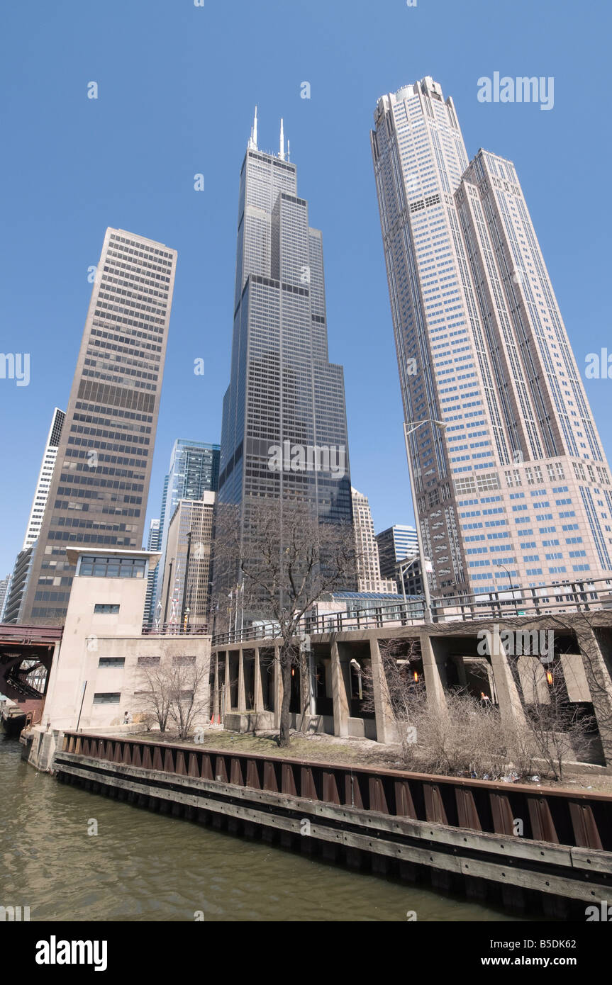 Sears Tower aus der Chicago River, Chicago, Illinois, USA, Nordamerika Stockfoto