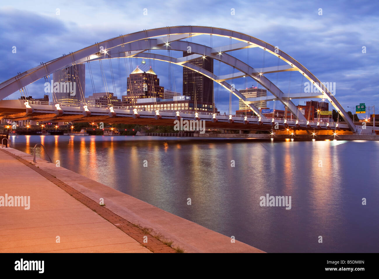 Frederick Douglass und Susan B. Anthony Memorial Bridge, Rochester, New York State, USA, Nordamerika Stockfoto