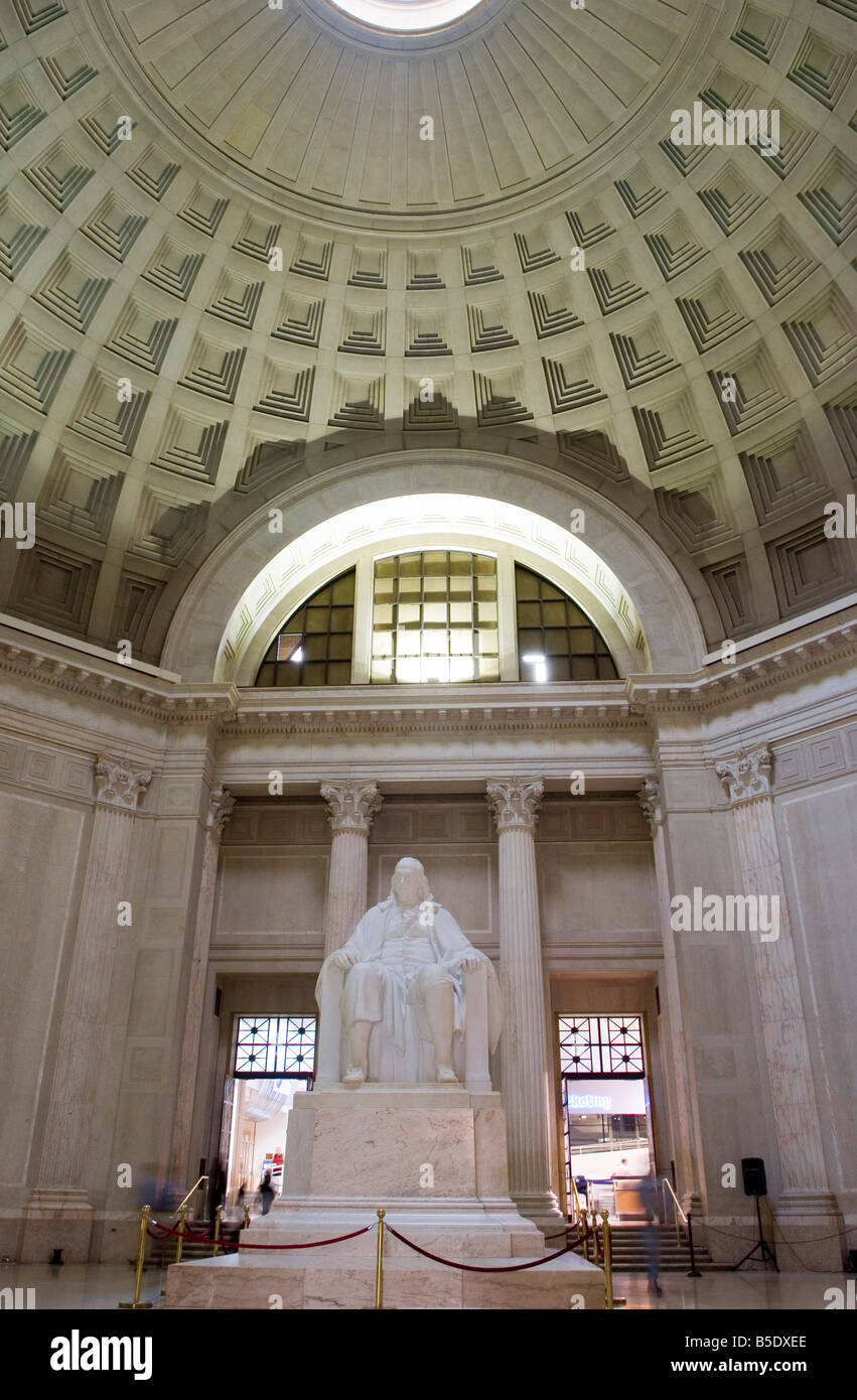 Statue von Benjamin Franklin in der Benjamin Franklin National Memorial, Philadelphia, Pennsylvania, USA, Nordamerika Stockfoto