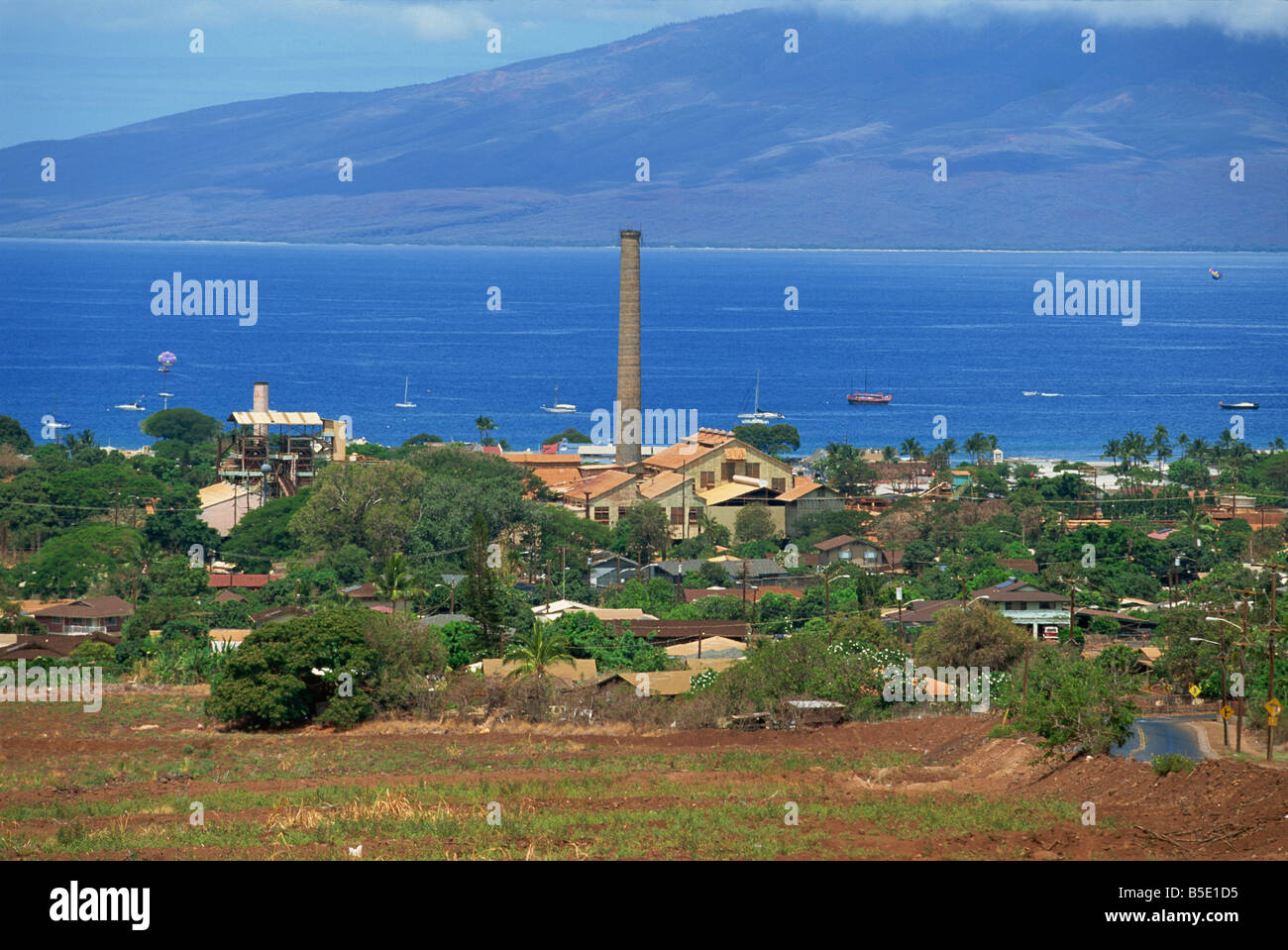 Zuckerfabrik in Lahaina, Lanai Island in Ferne, Maui, Hawaii, Hawaii, USA, Pazifik, Nordamerika Stockfoto