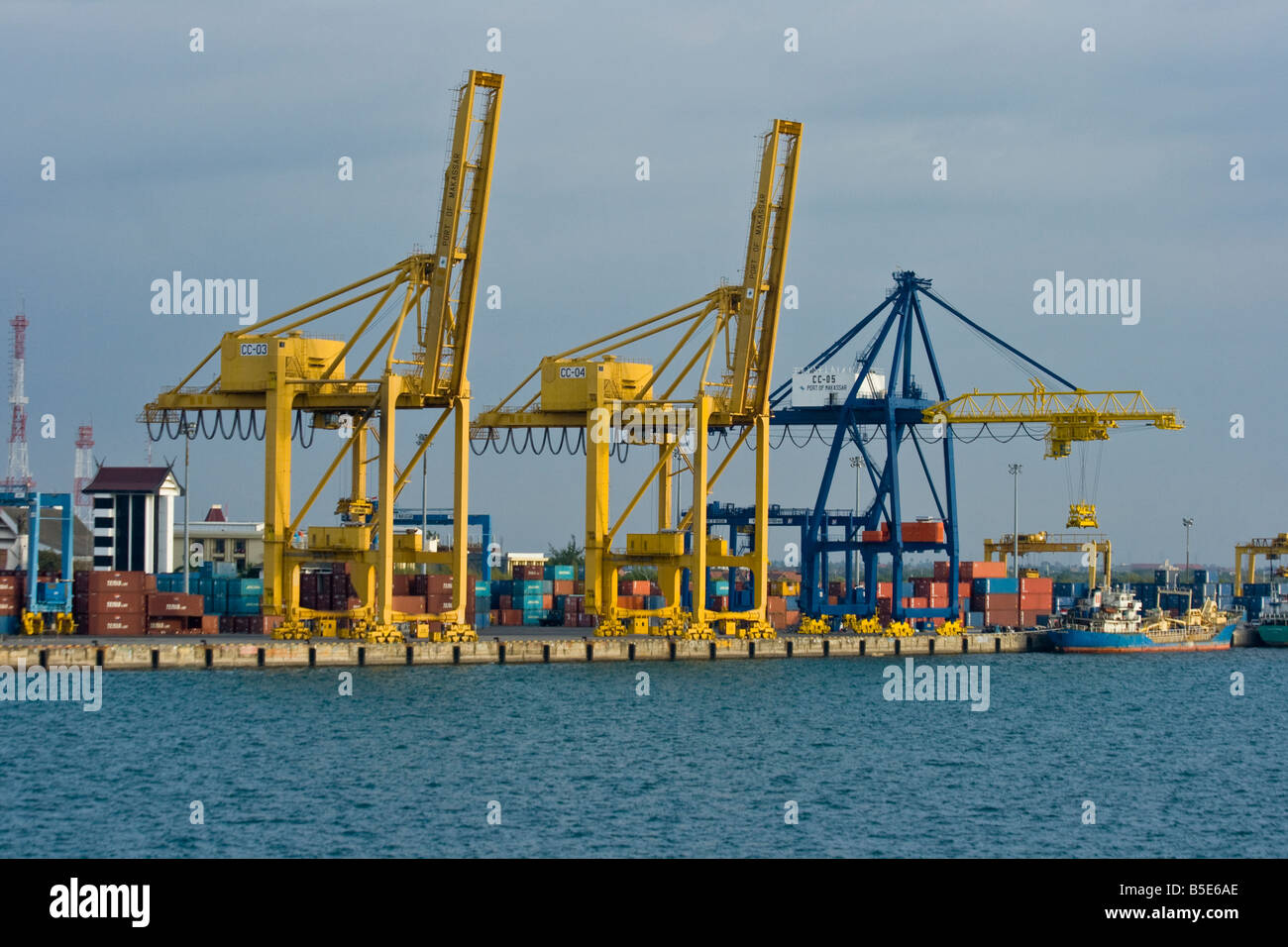 Verschiffungshafen in Makassar auf Sulawesi in Indonesien Stockfoto