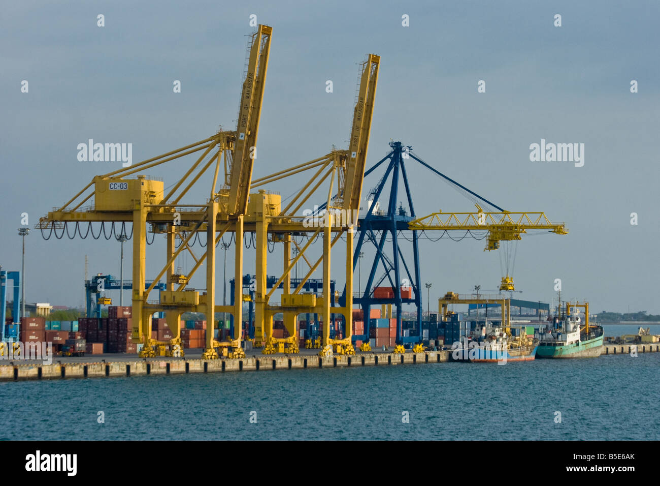 Verschiffungshafen in Makassar auf Sulawesi in Indonesien Stockfoto