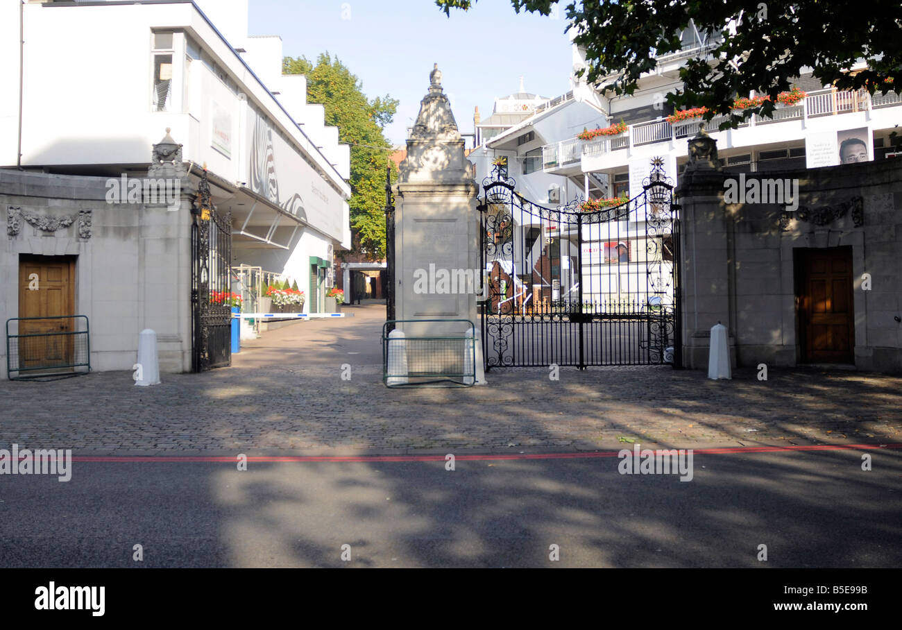 Die W G Anmut Tore bei Lords Cricket ground London Stockfoto