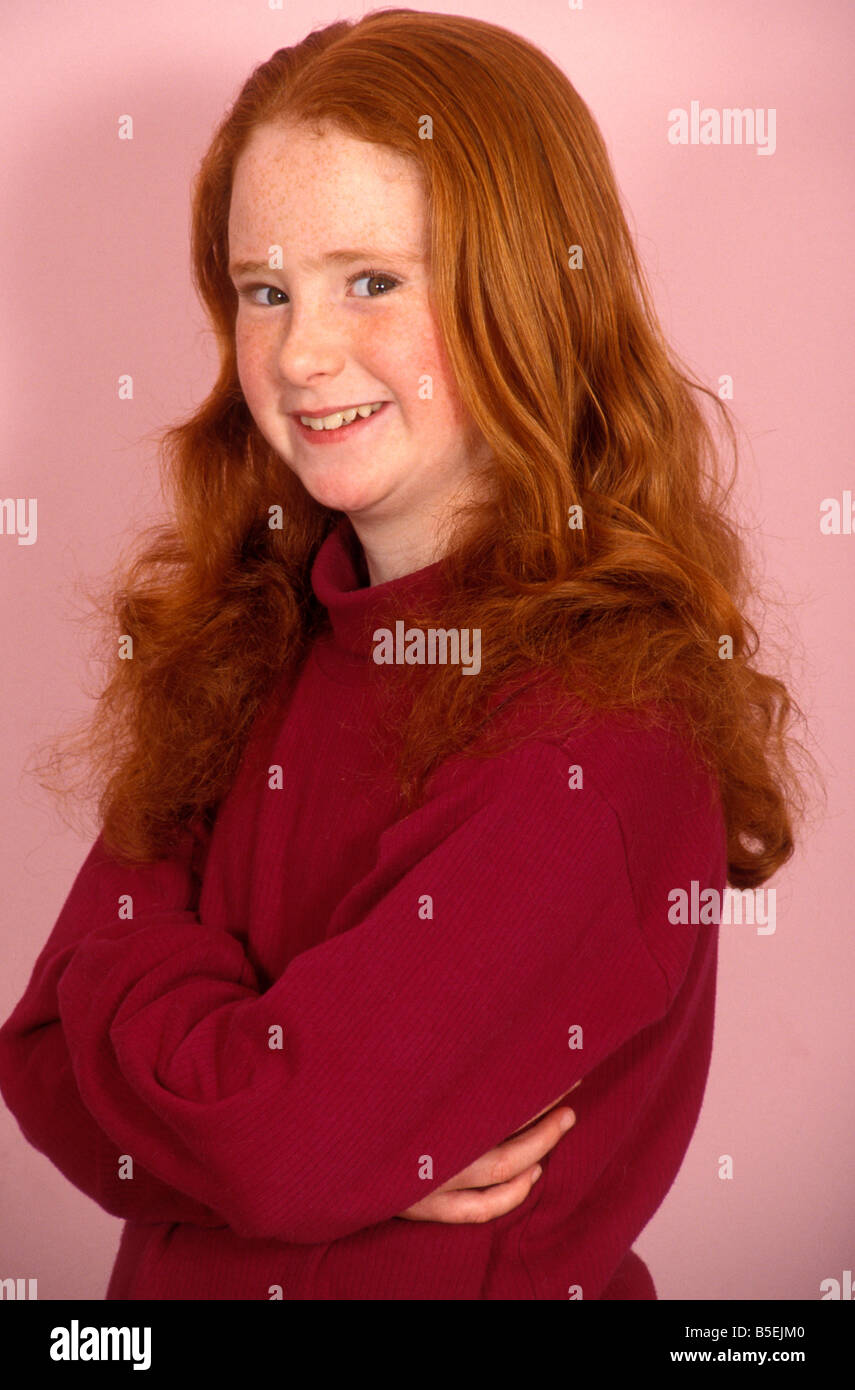 Porträt junges Mädchen mit langen roten Haaren Stockfotografie Alamy