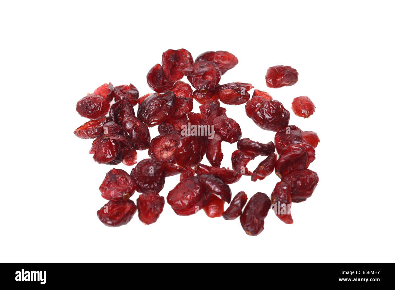 Getrocknete Cranberries Ausschnitt auf weißem Hintergrund Stockfoto