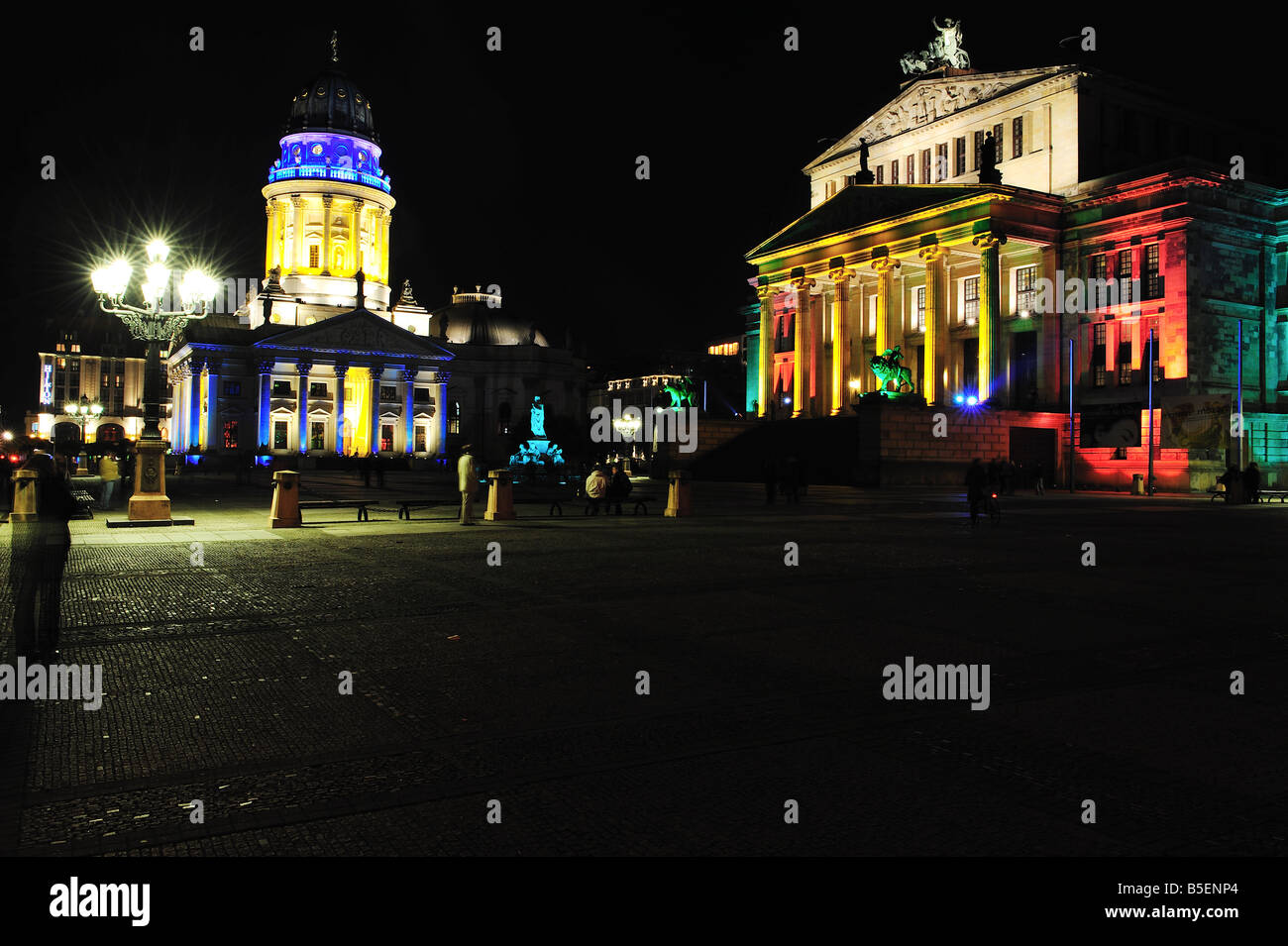 Franzosischer Dom, Gendarmenmarkt, Berlin, Deutschland, Berlin, Gendarmenmarkt Markt in der Nacht Stockfoto