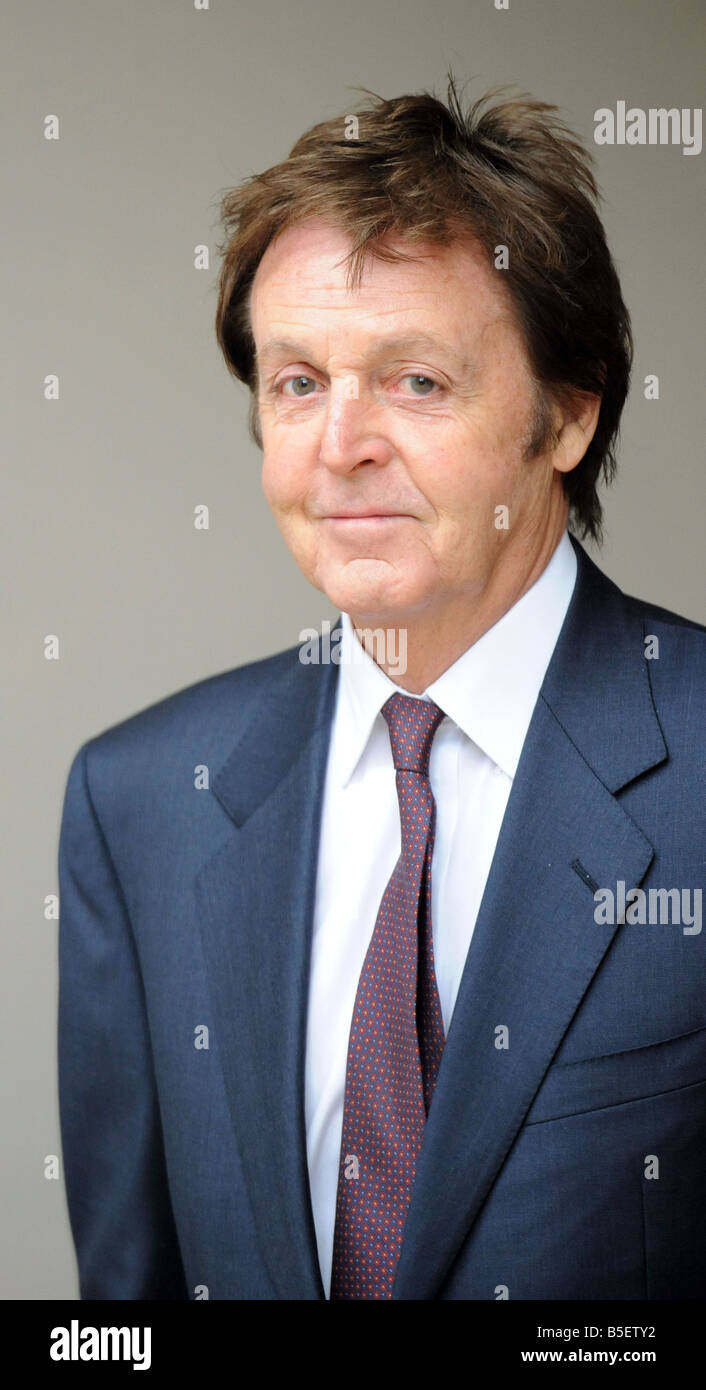 Sir Paul McCartney und seine Soliciter Fiona Shackleton kommen vor dem High Court für einen weiteren Tag in der Scheidung Anhörung mit Heather Mills Stockfoto